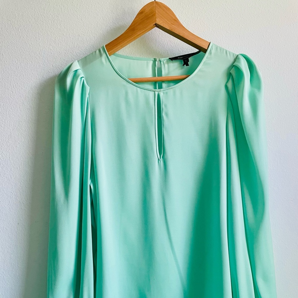 BCBG Keyhole long sleeve mint green blouse Medium